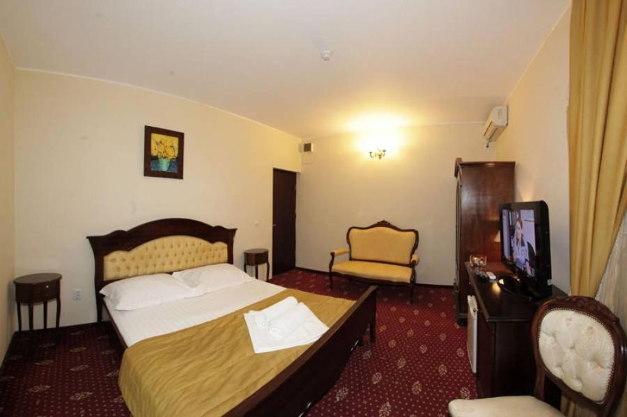 Hotel Maryo Ploieşti Exteriör bild